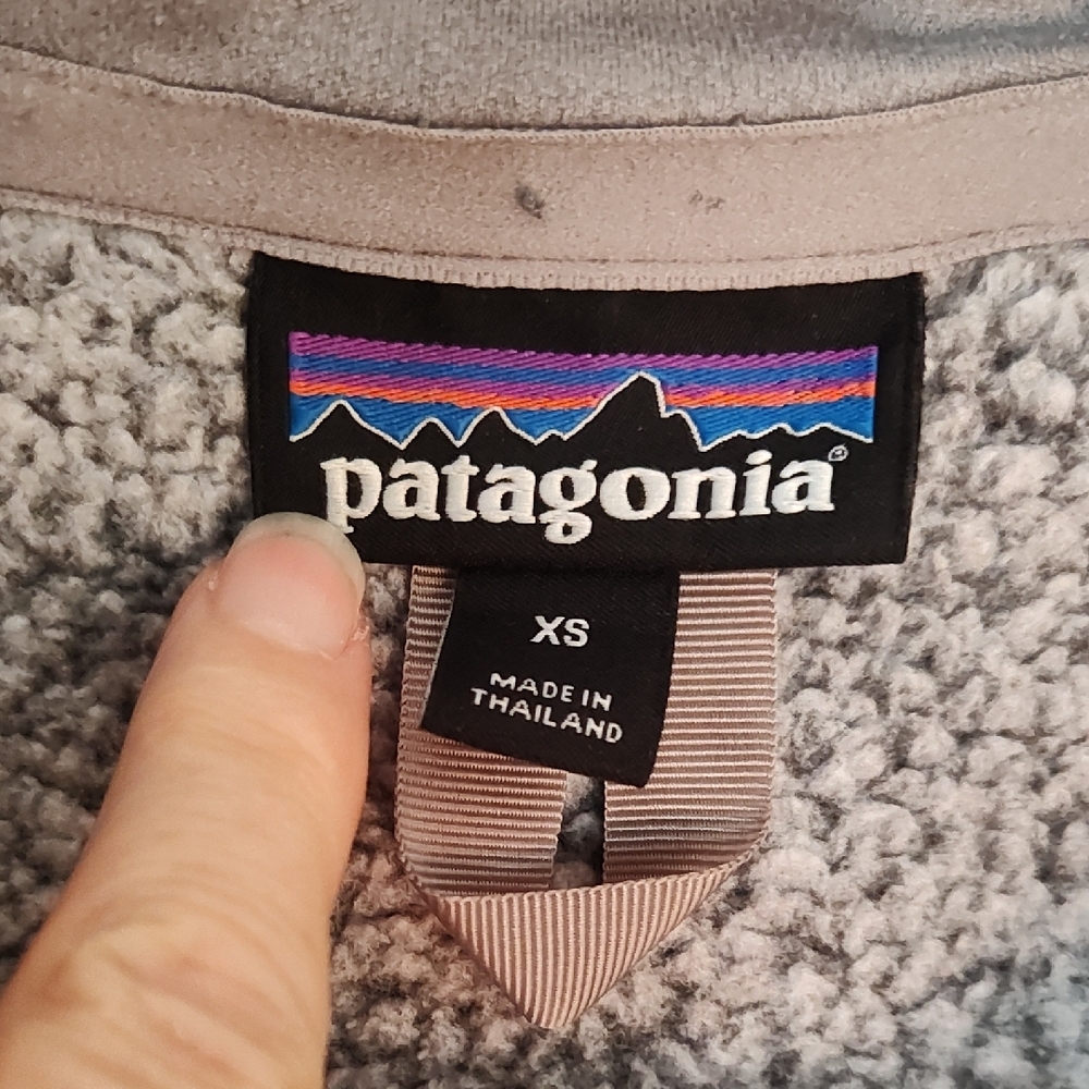 Patagonia Women's Heathered Gray Fleece Jacket - Picture 2 of 6